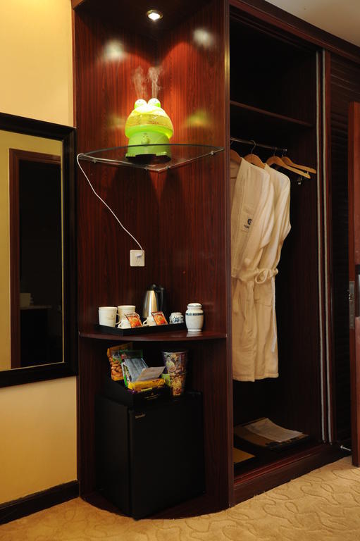 Wanrun International Resort Hotel In Tibet Xigaze Room photo