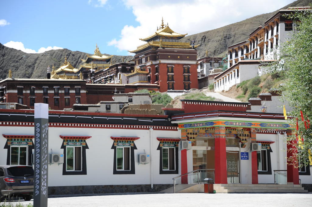 Wanrun International Resort Hotel In Tibet Xigaze Exterior photo